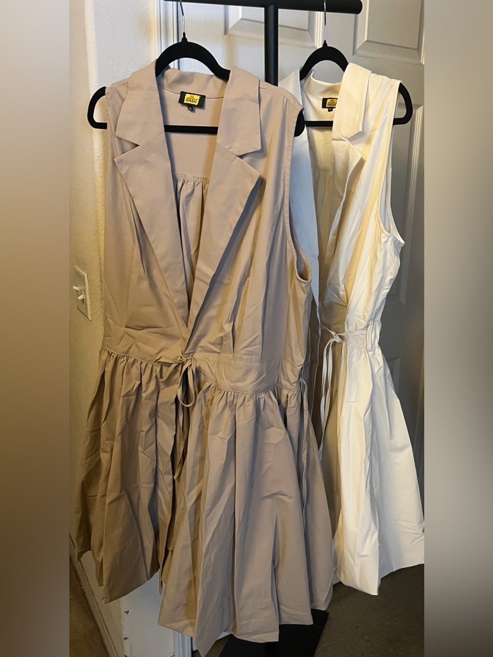 NWOT Elegant Beige Sleeveless Dress - Picture 4 of 4